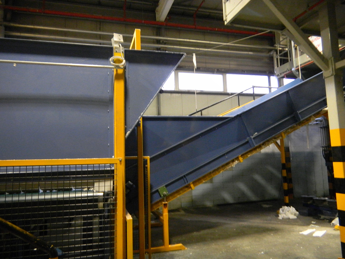 Carpenteria metallica